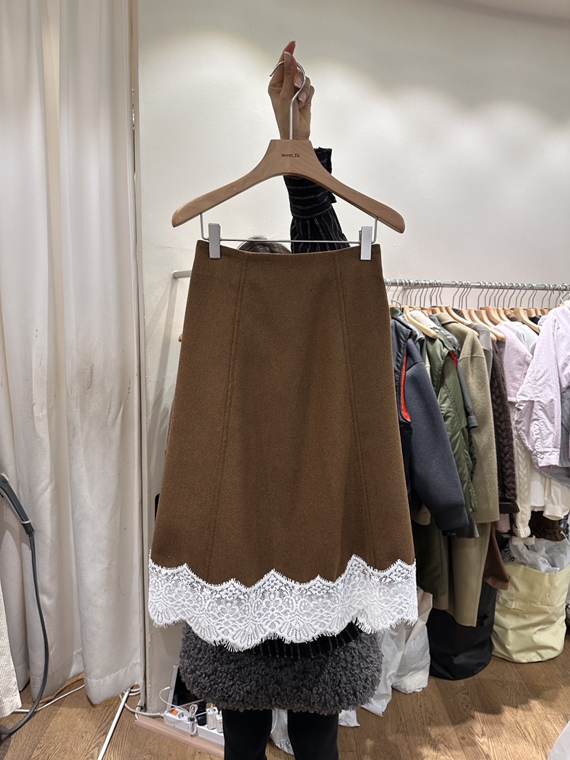 AUVERFIT韓國代購㊣女裝新款人氣真品25秋冬熱賣長裙羊毛蕾絲AUVERFIT長裙圖色2