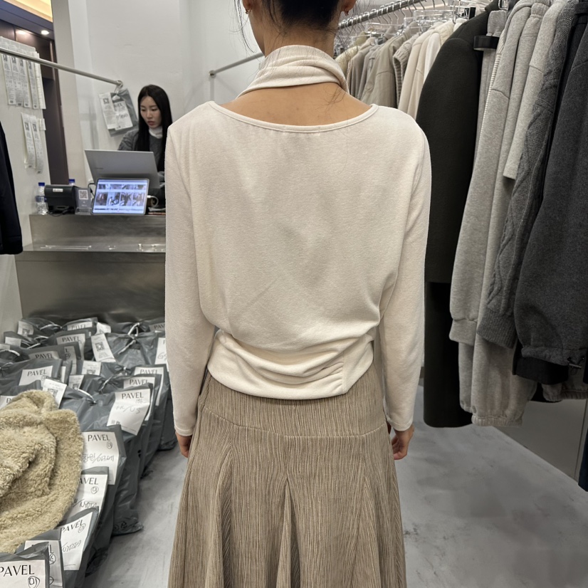 PAVEL韓國代購㊣女裝新品時尚熱賣真品長袖T恤含脖帶褶皺圍巾PAVEL長袖T恤