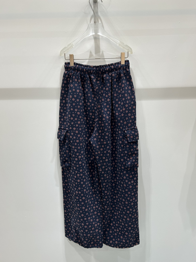 LOOKK東大門㊣實拍女裝新品25秋冬真品推薦熱賣時尚休閑褲花朵LOOKK休閑褲