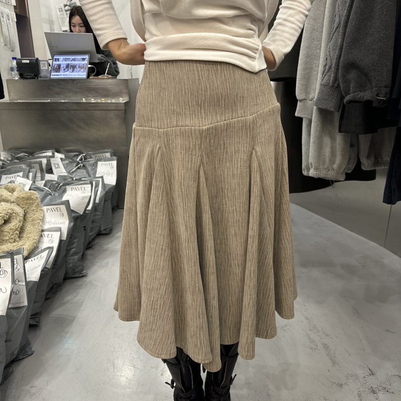 PAVEL韓國代購㊣女裝新品人氣推薦時尚半身裙中短裙燈芯絨喇叭PAVEL半身裙/中短裙圖色1