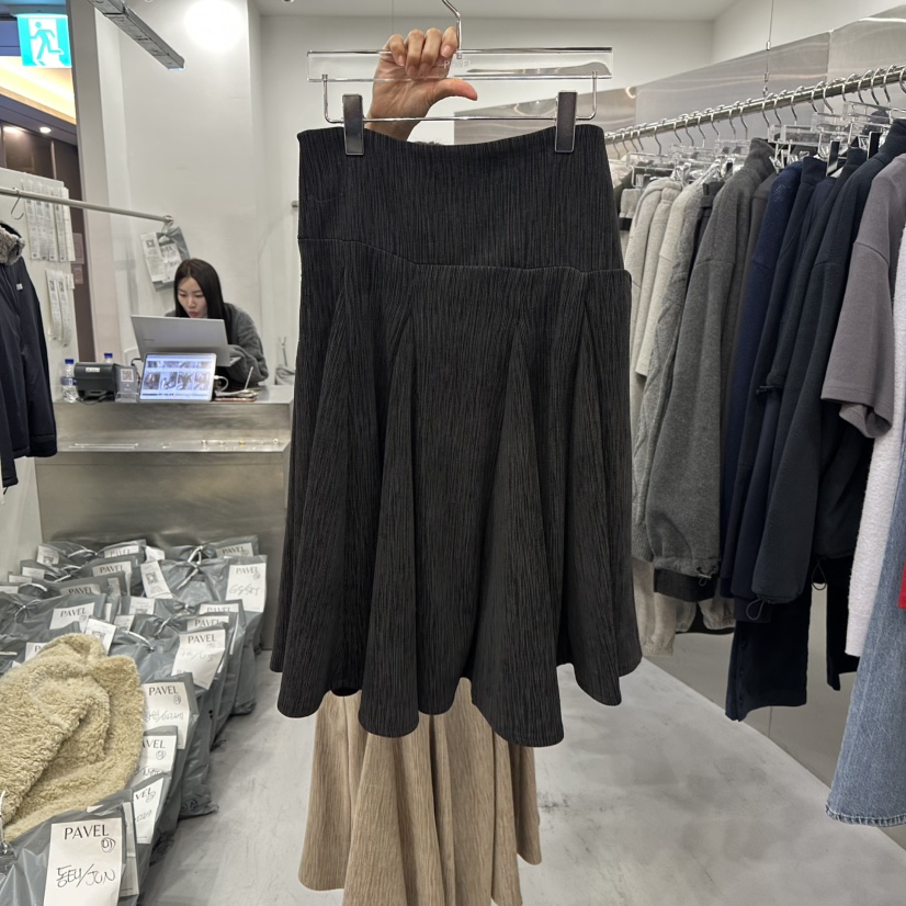 PAVEL韓國代購㊣女裝新品人氣推薦時尚半身裙中短裙燈芯絨喇叭PAVEL半身裙/中短裙圖色2