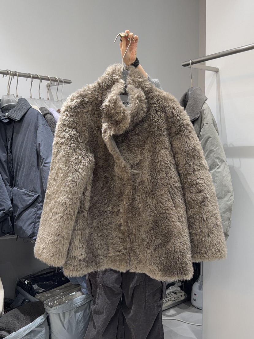 LOOKK東大門㊣直郵女士新品25秋冬推薦熱賣時尚短款大衣皮草LOOKK短款大衣圖色1