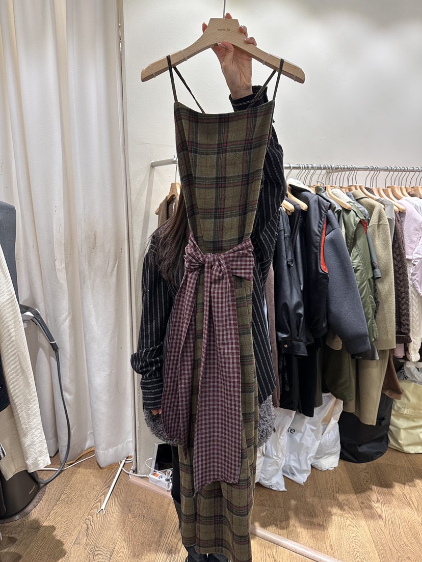 AUVERFIT韓國直郵㊣女士新款休閑推薦人氣職業25秋冬連衣裙AUVERFIT連衣裙圖色1