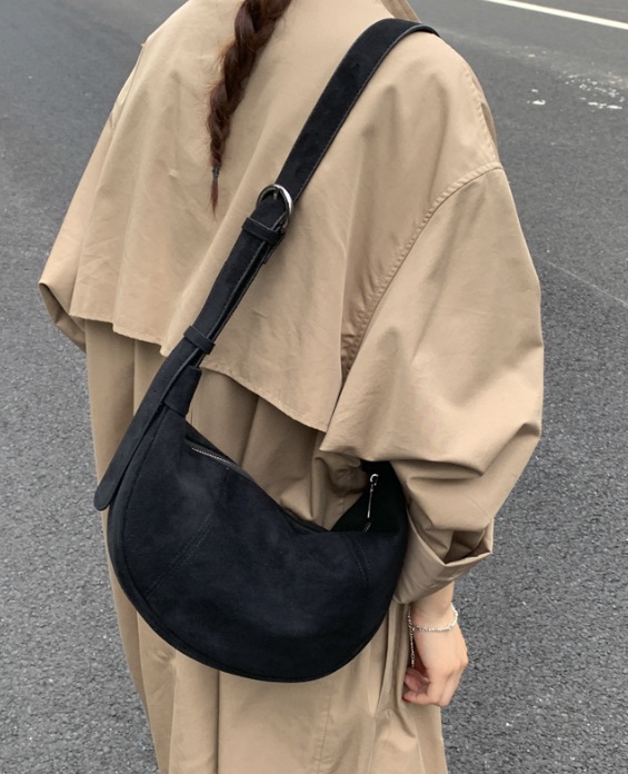 POSH BLUE韓國代購㊣女裝新品人氣熱賣25秋冬單肩斜跨包絨面革POSH BLUE單肩/斜跨包圖色2