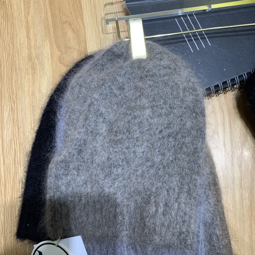 LE MASTERPLACE韓國直郵㊣女裝新品熱賣25秋冬帽子小羊皮絲綢Le masterpiece帽子圖色1