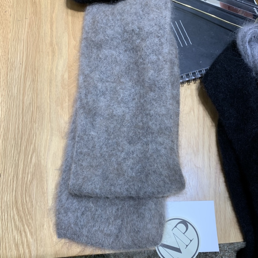 LE MASTERPLACE韓國直郵㊣女裝新款熱賣圍巾披肩絲綢圍巾絨Le masterpiece圍巾/披肩圖色1