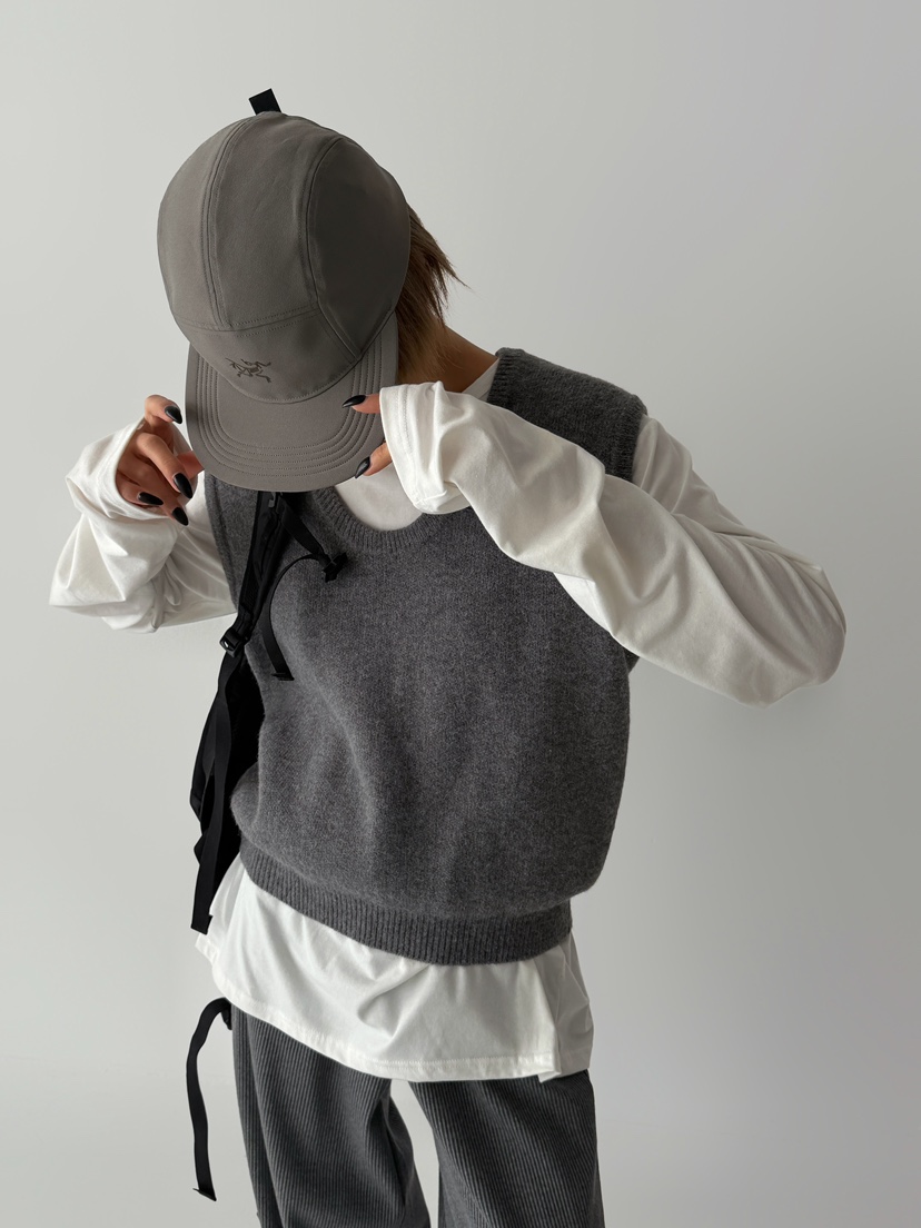 ANGLOG BEIGE韓國代購㊣女裝新款25秋冬人氣時尚推薦吊帶背心ANGLOG BEIGE吊帶/背心圖色2