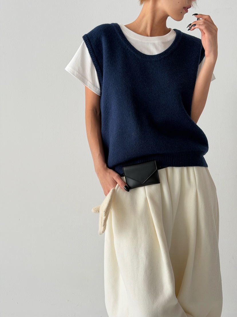 ANGLOG BEIGE韓國代購㊣女裝新款25秋冬人氣時尚推薦吊帶背心ANGLOG BEIGE吊帶/背心圖色3