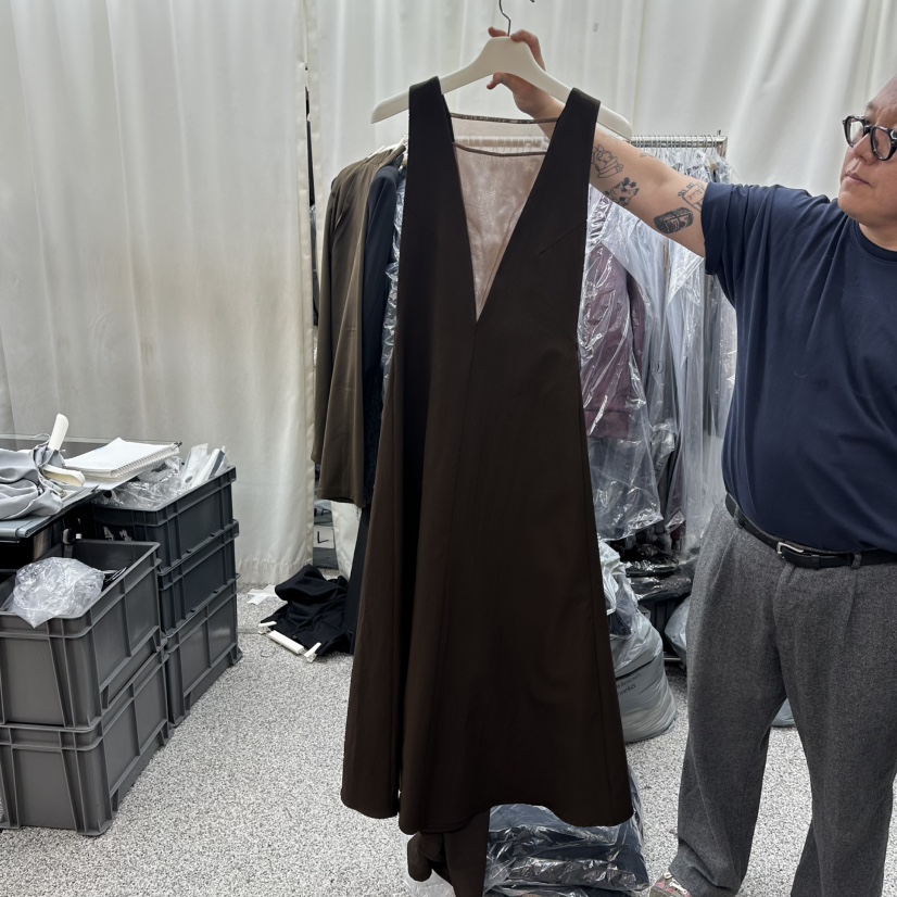 ONEBYTWO韓國直郵㊣女士新款推薦熱賣25秋冬職業休閑連衣裙V領ONE BY TWO連衣裙圖色2棕色