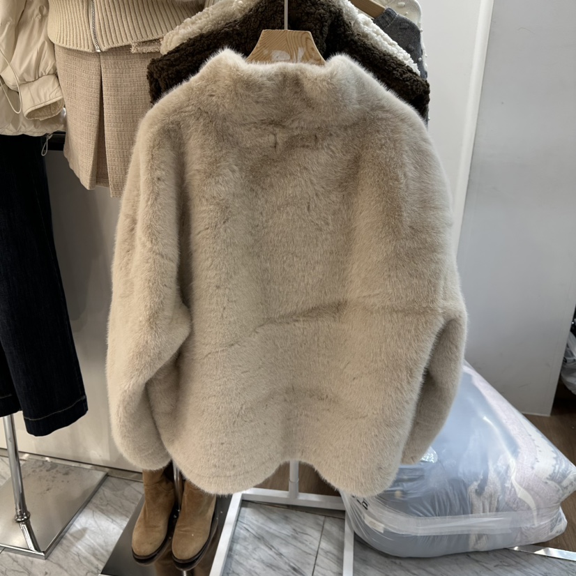 ABLESTUDIO東大門㊣代購女士新款休閑職業真品短款大衣貂皮ABLESTUDIO短款大衣