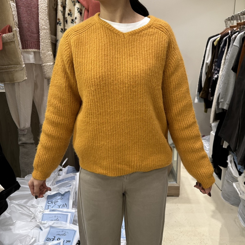 MELO韓國直郵㊣女裝新品職業推薦25秋冬真品時尚針織衫V領抓絨MELO針織衫圖色3