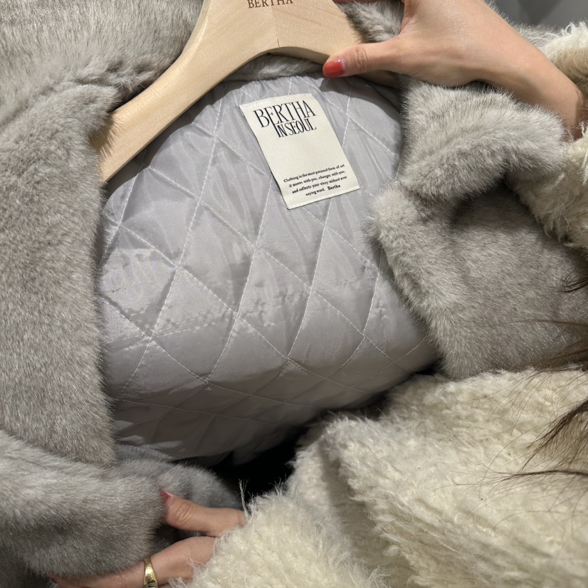 BERTHA東大門㊣直郵女裝新款25秋冬休閑短款大衣荷葉邊貂絨BERTHA短款大衣