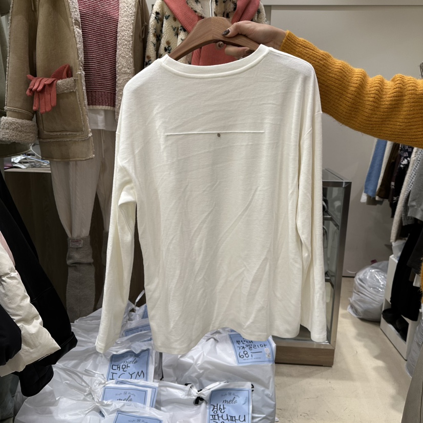 MELO東大門㊣直郵女士新款時尚熱賣休閑推薦真品職業長袖T恤MELO長袖T恤