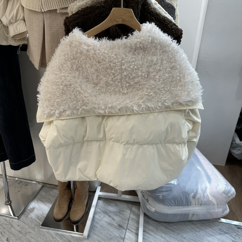 ABLESTUDIO東大門㊣代購女士新款推薦人氣短款羽絨服紐扣鴨絨ABLESTUDIO短款羽絨服