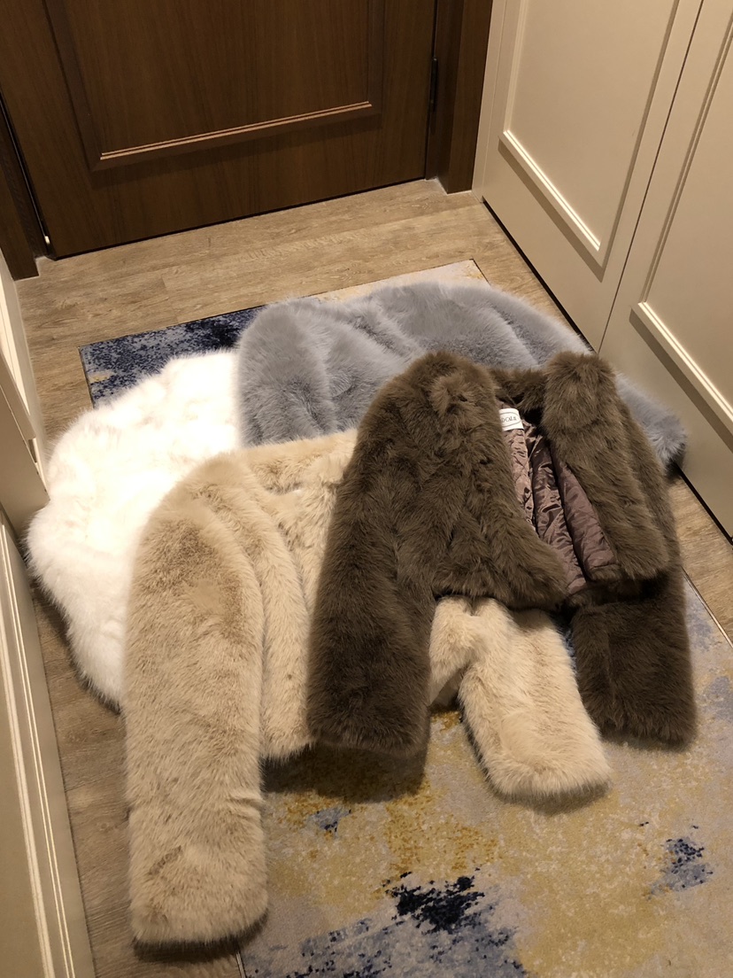 BADCALM韓國代購㊣女裝新品時尚休閑人氣熱賣短款大衣毛皮狐貍BADCALM短款大衣