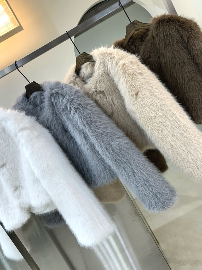 BADCALM韓國代購㊣女裝新品時尚休閑人氣熱賣短款大衣毛皮狐貍BADCALM短款大衣