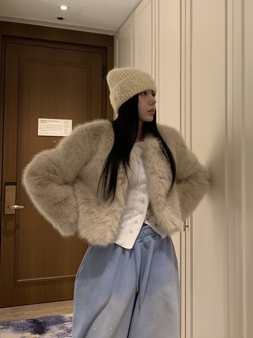 BADCALM韓國代購㊣女裝新品時尚休閑人氣熱賣短款大衣毛皮狐貍BADCALM短款大衣