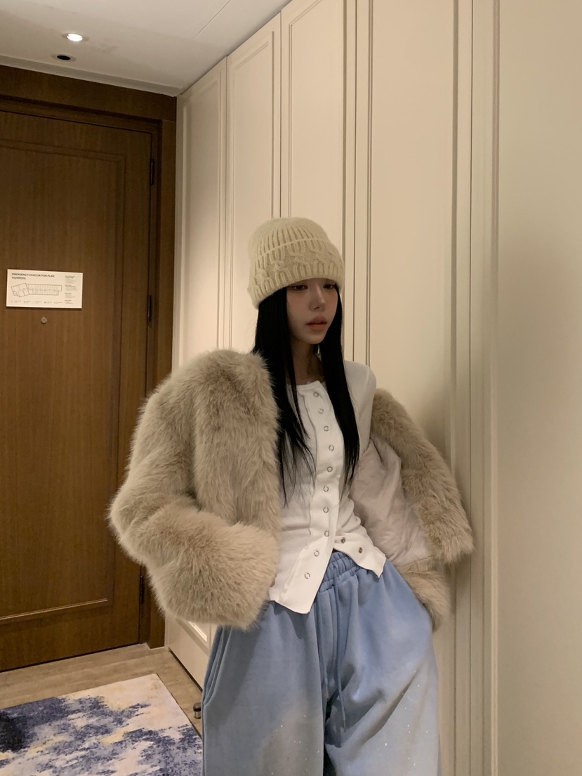 BADCALM韓國代購㊣女裝新品時尚休閑人氣熱賣短款大衣毛皮狐貍BADCALM短款大衣