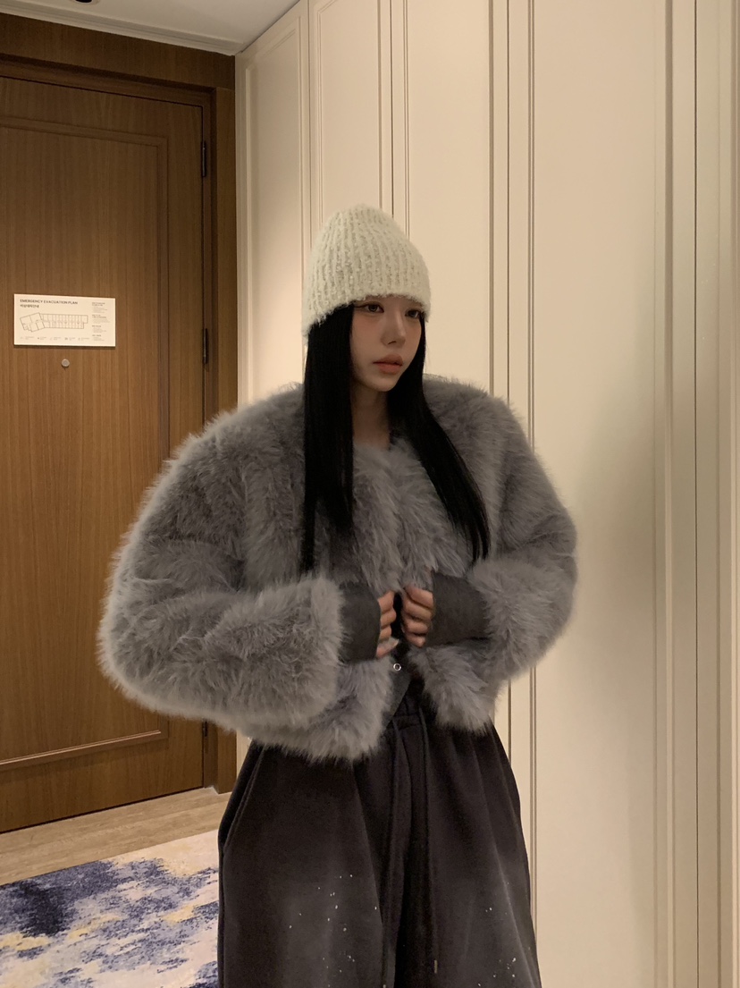 BADCALM韓國代購㊣女裝新品時尚休閑人氣熱賣短款大衣毛皮狐貍BADCALM短款大衣