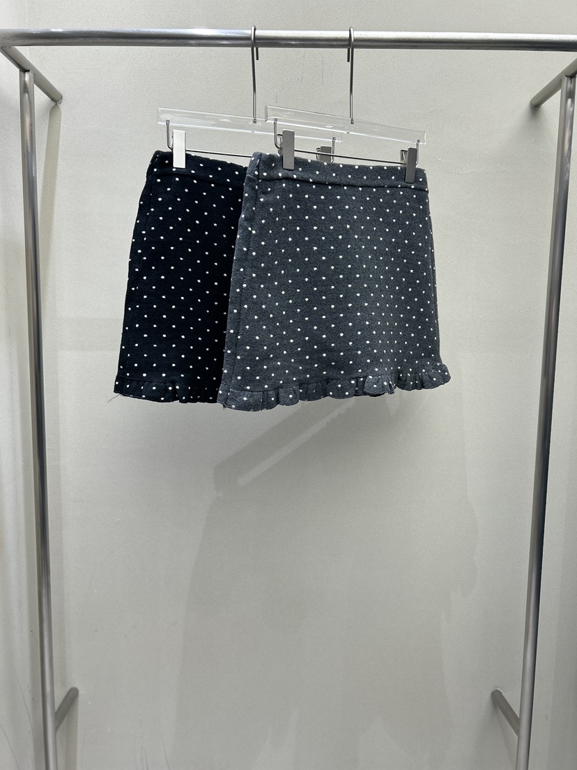 LATTE-P韓國代購㊣女士新款推薦休閑25秋冬熱賣職業人氣短裙LATTE-P短裙