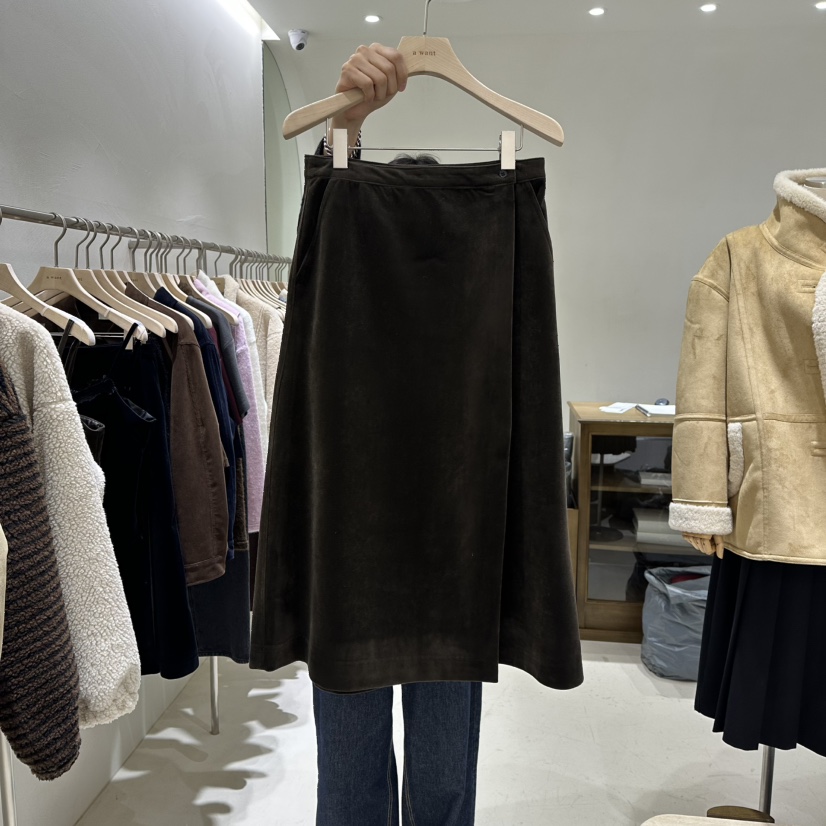 A WANT東大門㊣實拍女裝新品職業人氣推薦時尚真品長裙天鵝絨A WANT長裙圖色2棕色