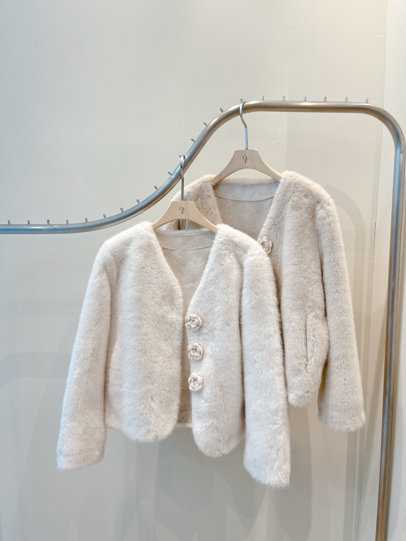 OVE韓國代購㊣女裝新品推薦真品時尚休閑職業25秋冬短款大衣皮草OVE短款大衣