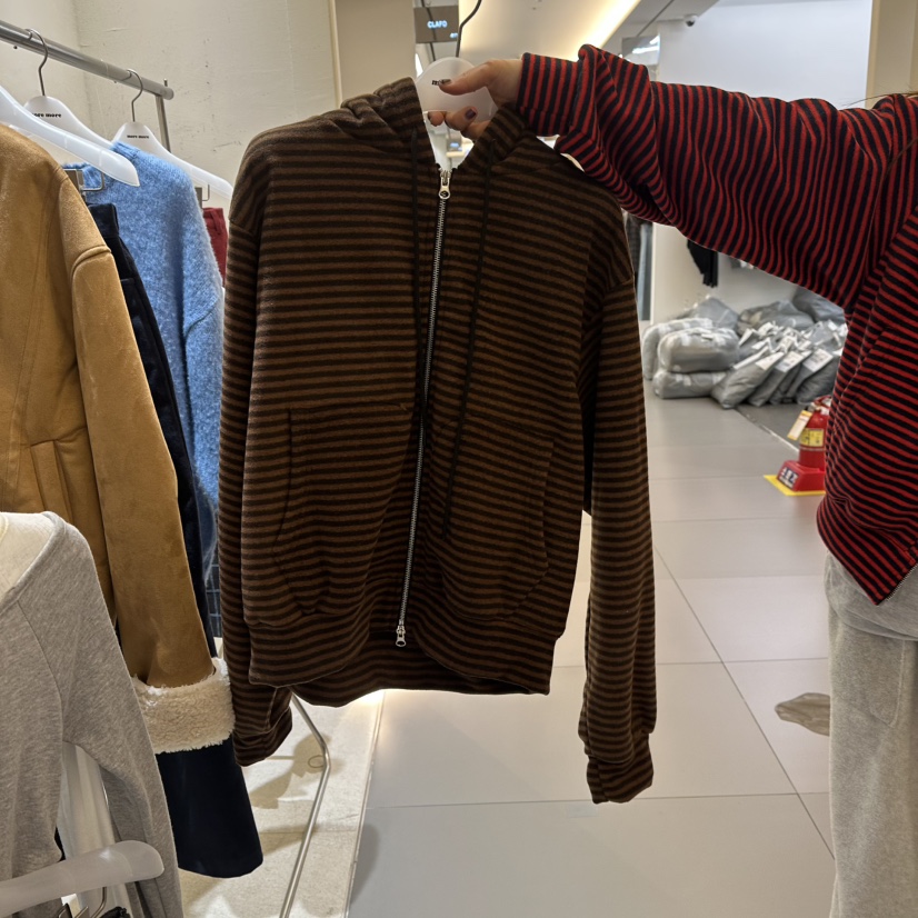 MOREMORE韓國代購㊣女裝新款人氣真品時尚夾克連帽拉鏈衫加絨more more夾克圖色3