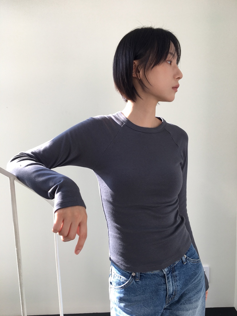 CCW韓國代購㊣女士新品25秋冬職業時尚真品熱賣人氣長袖T恤CCW--NYUNYU長袖T恤