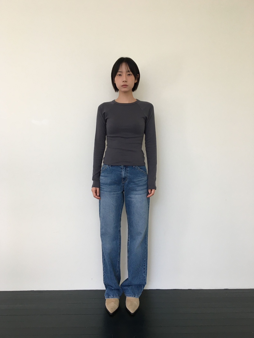 CCW韓國代購㊣女士新品25秋冬職業時尚真品熱賣人氣長袖T恤CCW--NYUNYU長袖T恤