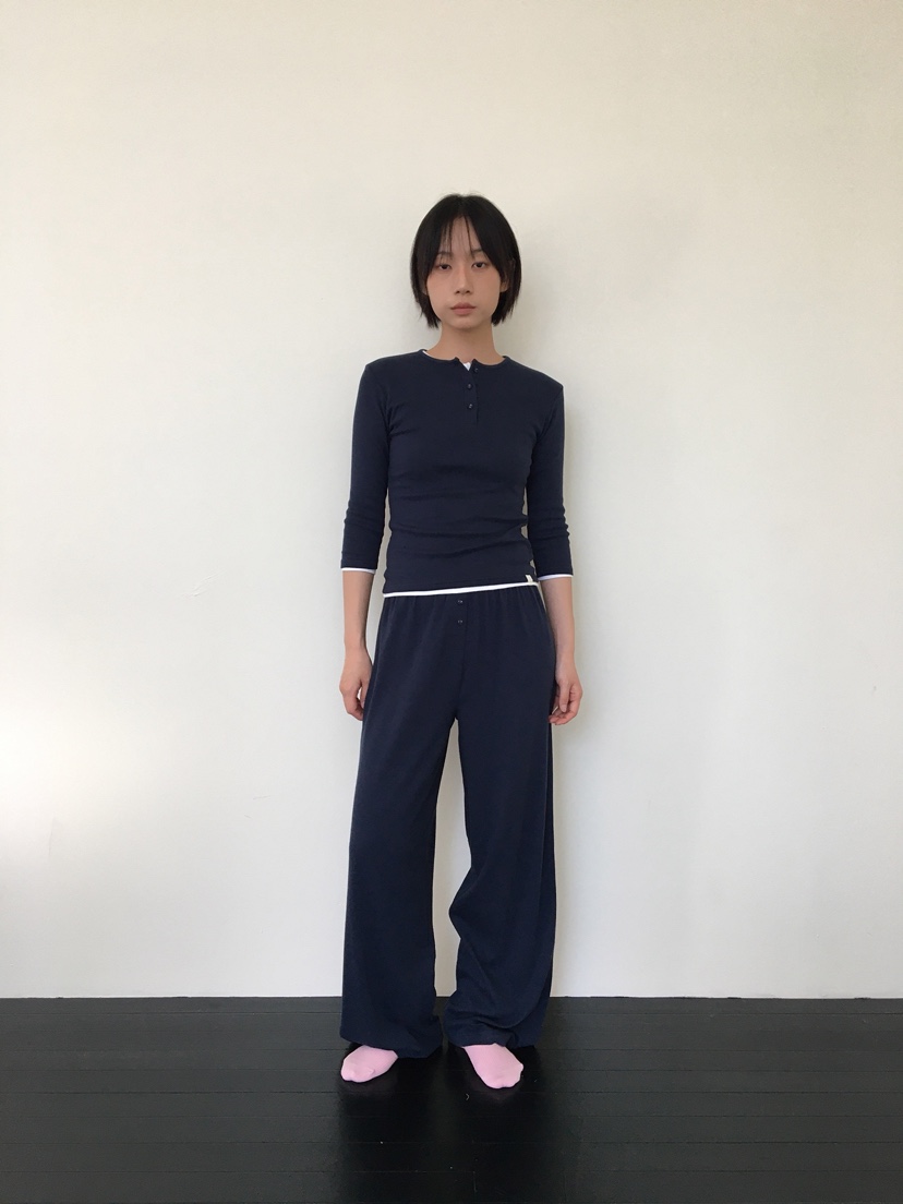 CCW東大門㊣直郵女士新款人氣時尚推薦25秋冬熱賣職業長袖T恤CCW--NYUNYU長袖T恤