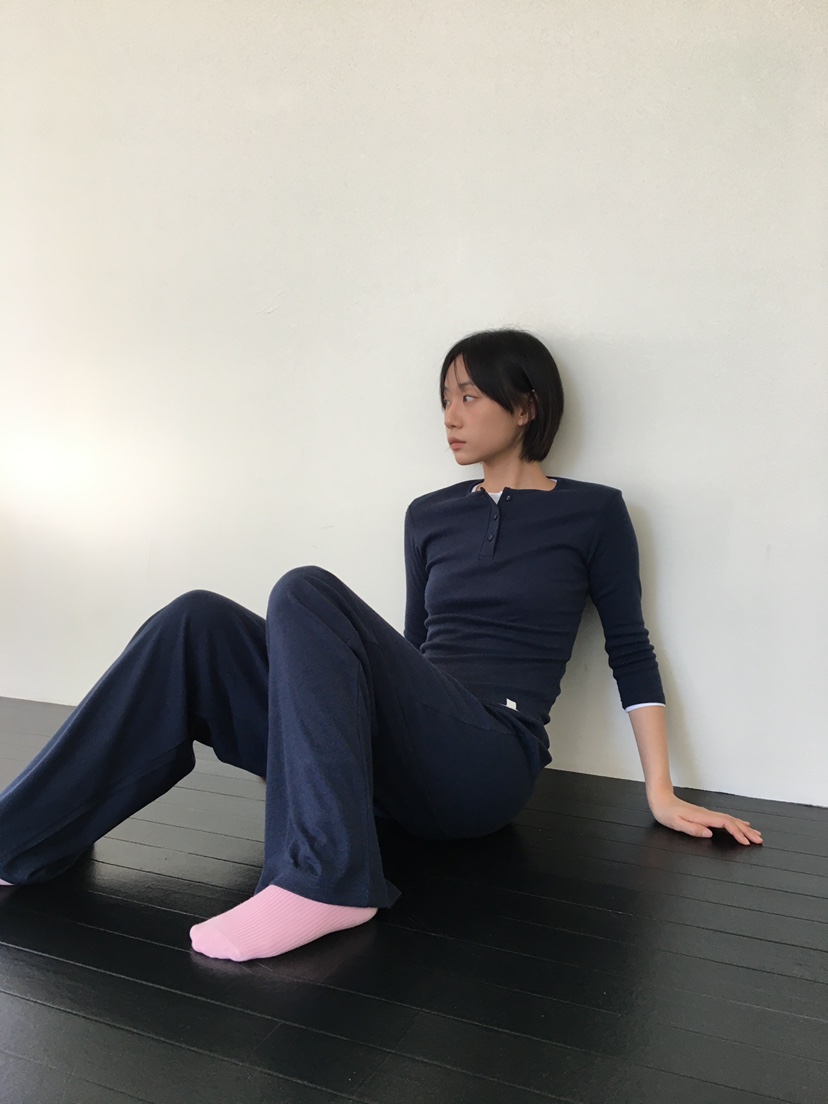 CCW東大門㊣直郵女士新款人氣時尚推薦25秋冬熱賣職業長袖T恤CCW--NYUNYU長袖T恤