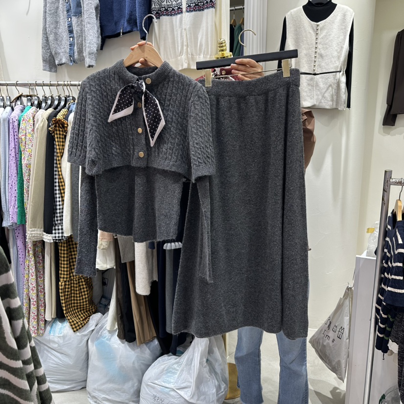 BIKINI東大門㊣代購女裝新品熱賣人氣時尚套裝斗篷套裝圍巾BIKINI套裝圖色3