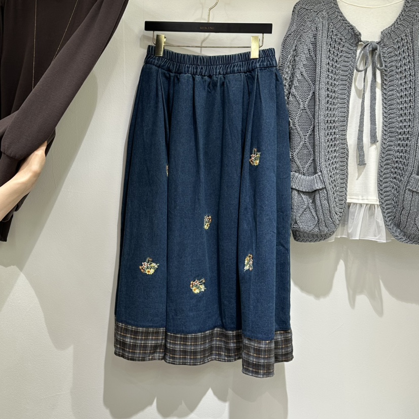 BIKINI韓國代購㊣女裝新款真品熱賣休閑人氣推薦職業長裙刺繡BIKINI長裙圖色1