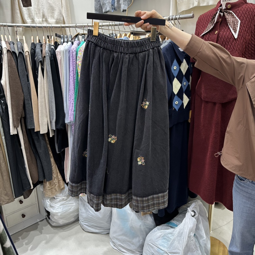 BIKINI韓國代購㊣女裝新款真品熱賣休閑人氣推薦職業長裙刺繡BIKINI長裙圖色3