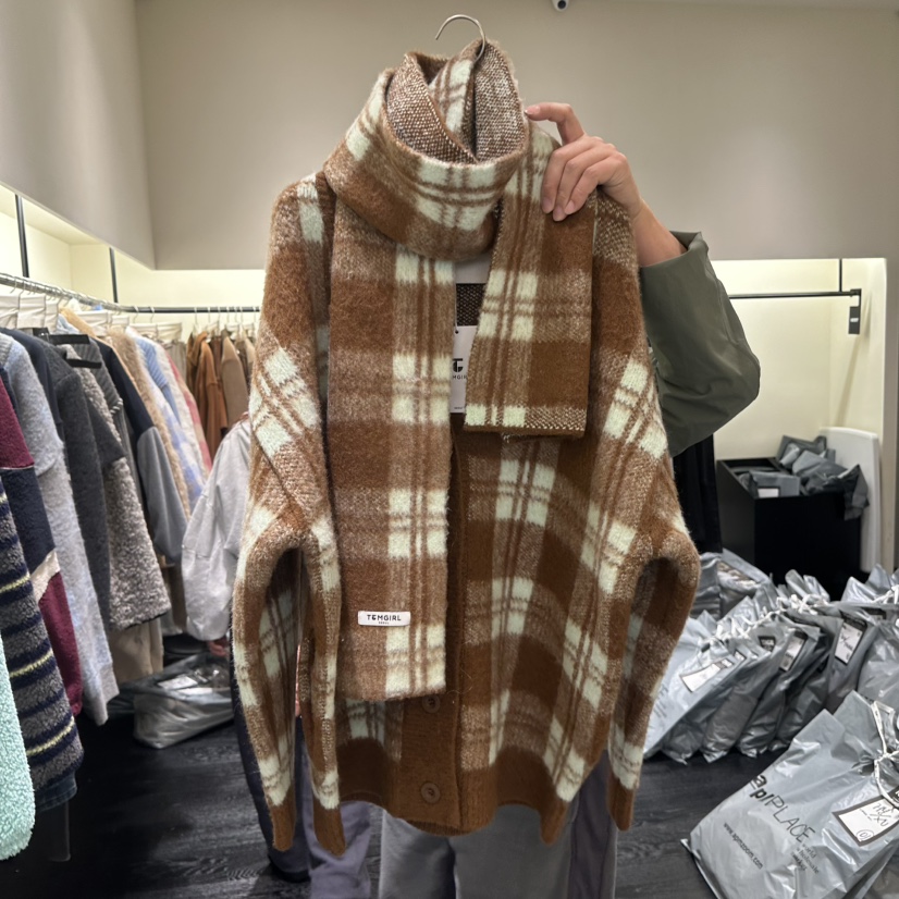 TOMGIRL東大門㊣代購女裝新品時尚推薦人氣短款大衣含圍巾格子TOMGIRL短款大衣圖色2