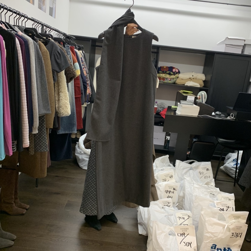 UNANSWERED-MYSTERY東大門㊣代購女士新款推薦連衣裙含腰帶系帶長款UNANSWERED-MYSTERY連衣裙圖色2