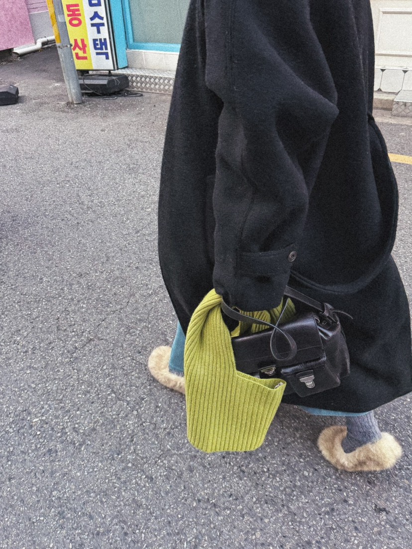 OLI SEOUL東大門㊣直郵女士新款真品推薦人氣熱賣中長款大衣OLI SEOUL中長款大衣