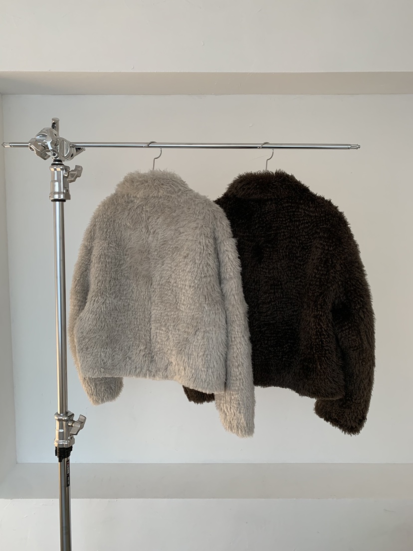 RIVER RAIN韓國代購㊣女裝新品人氣時尚短款大衣奶油色皮草RIVER RAIN短款大衣