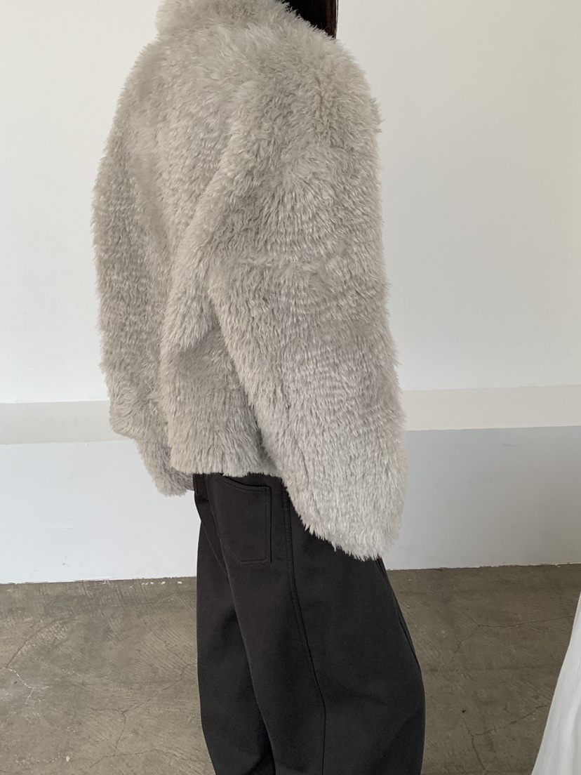 RIVER RAIN韓國代購㊣女裝新品人氣時尚短款大衣奶油色皮草RIVER RAIN短款大衣