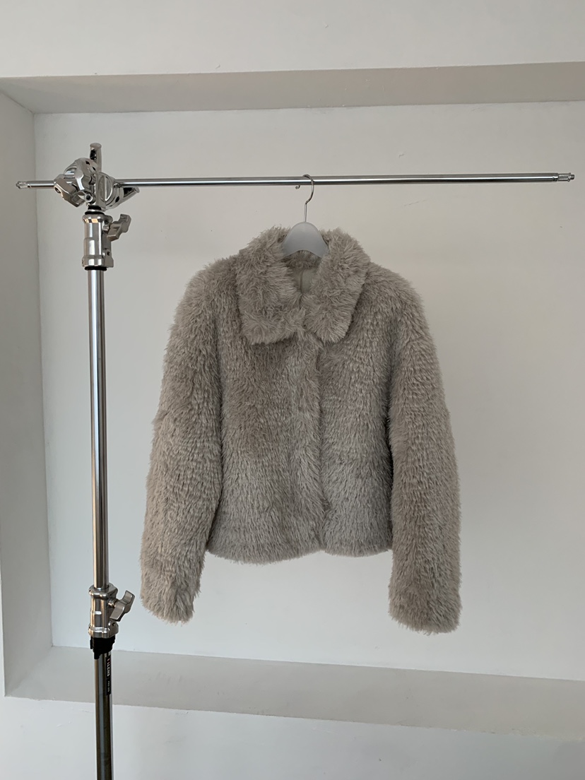 RIVER RAIN韓國代購㊣女裝新品人氣時尚短款大衣奶油色皮草RIVER RAIN短款大衣圖色1