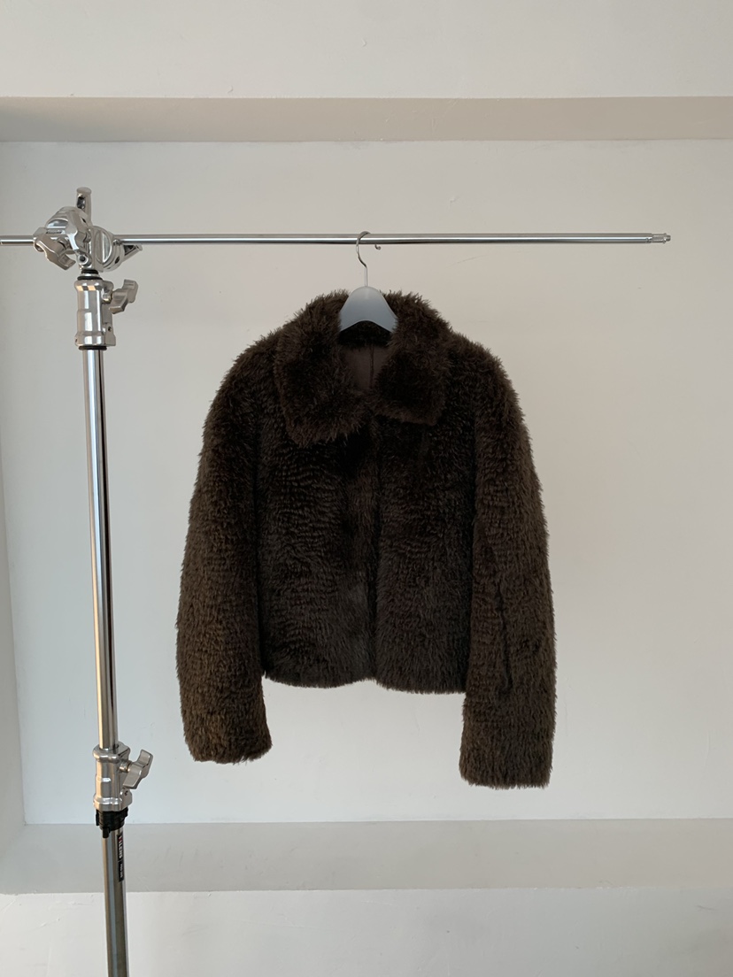 RIVER RAIN韓國代購㊣女裝新品人氣時尚短款大衣奶油色皮草RIVER RAIN短款大衣圖色2