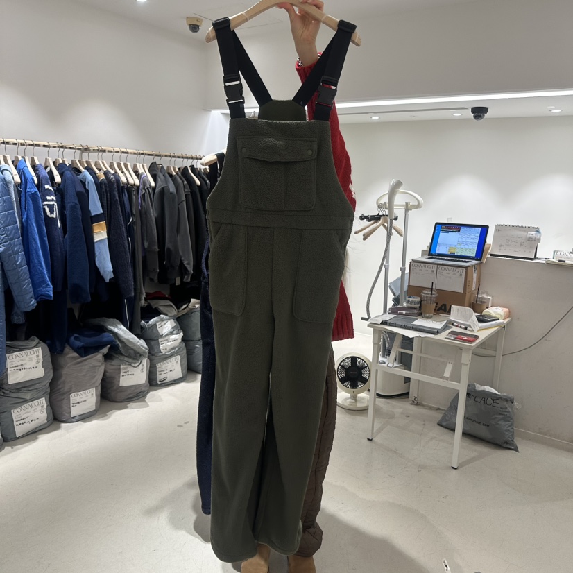 CONNAUGHT東大門㊣直郵女裝新品熱賣推薦時尚真品背帶褲抓絨CONNAUGHT背帶褲圖色1墨綠