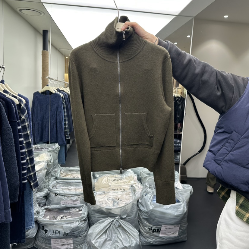 BANUL韓國代購㊣女士新品時尚熱賣真品推薦人氣針織衫口袋拉鏈BANUL針織衫圖色1