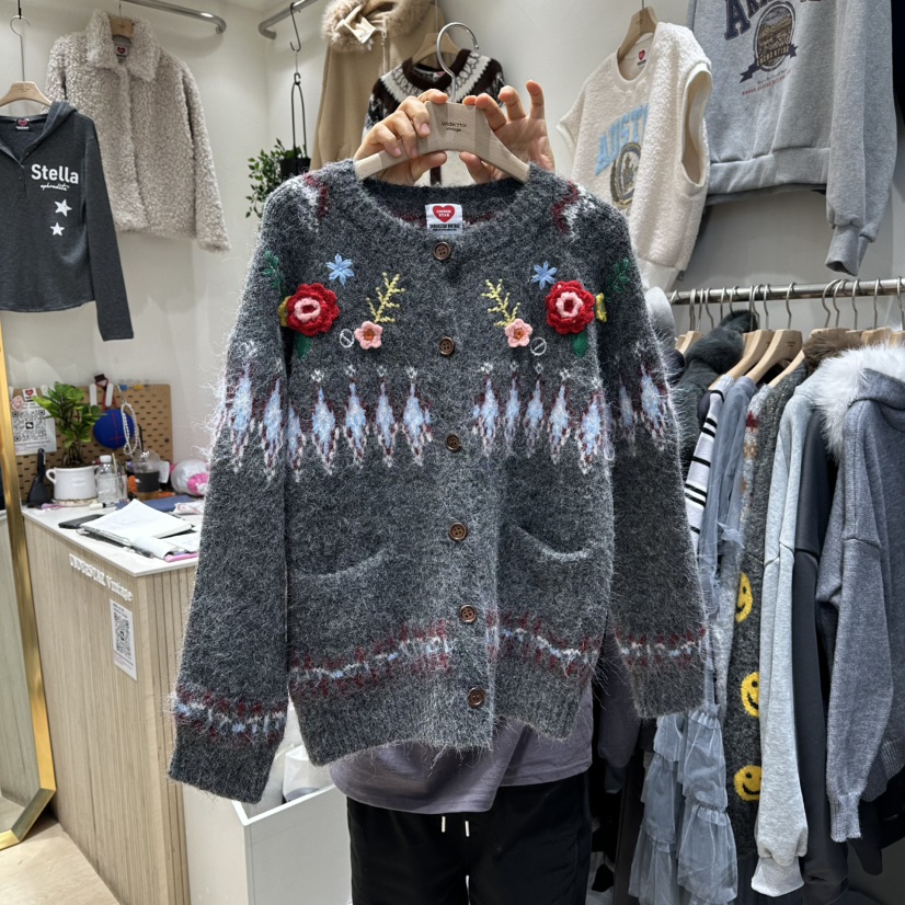 UNDERSTAR_VINTAGE東大門㊣實拍女士新款人氣針織衫刺繡開衫貼花UNDERSTAR_VINTAGE針織衫圖色2