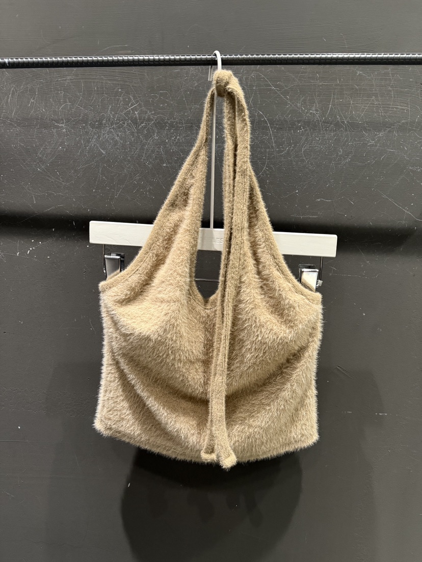 GATELESS韓國代購㊣女裝新品推薦人氣熱賣真品職業吊帶背心GATELESS吊帶/背心圖色1