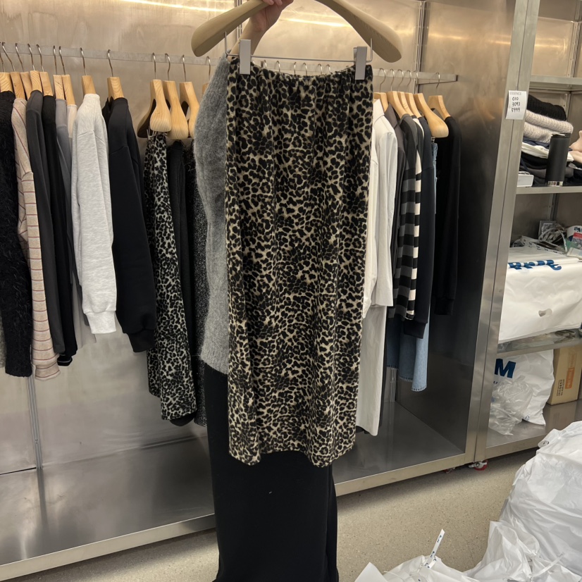 ESSENCE東大門㊣直郵女士新品25秋冬時尚真品推薦半身裙中短裙ESSENCE半身裙/中短裙