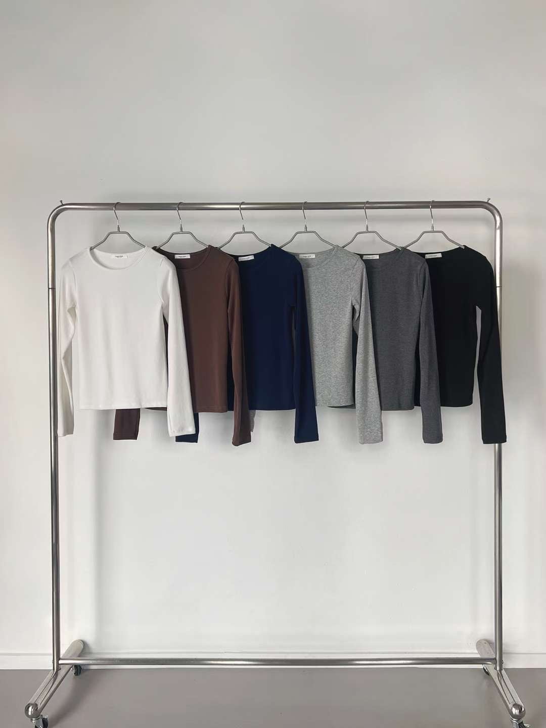 QUEENS MADE東大門㊣直郵女裝新款休閑真品熱賣時尚長袖T恤QUEENS MADE長袖T恤圖色4左四色