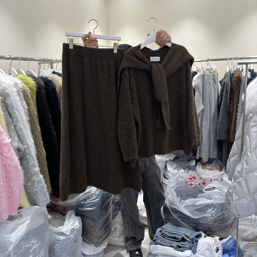 ENDOLPHIN韓國直郵㊣女士新品熱賣25秋冬真品套裝兩件套披肩ENDOLPHIN套裝圖色3