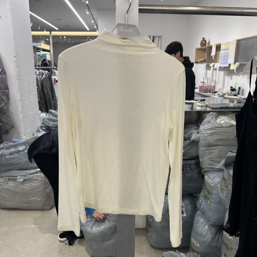 HELVETICA韓國直郵㊣女士新品真品人氣推薦長袖T恤安哥拉高領HELVETICA長袖T恤圖色1