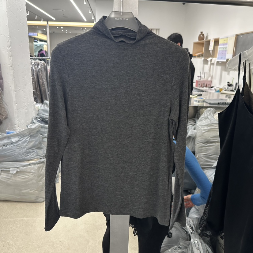 HELVETICA韓國直郵㊣女士新品真品人氣推薦長袖T恤安哥拉高領HELVETICA長袖T恤圖色3